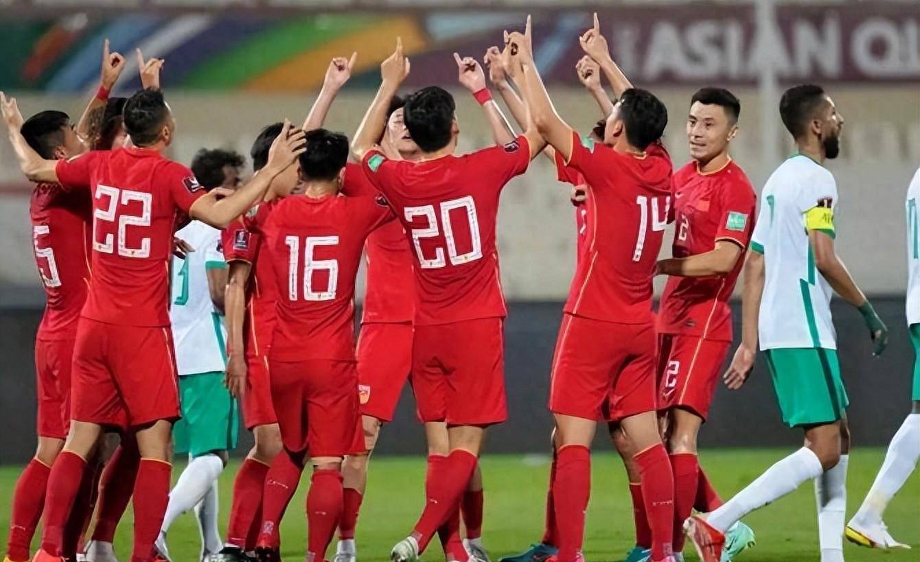 雷火电竞app-里昂绝杀波尔图，姆巴佩乌龙送礼亚洲杯