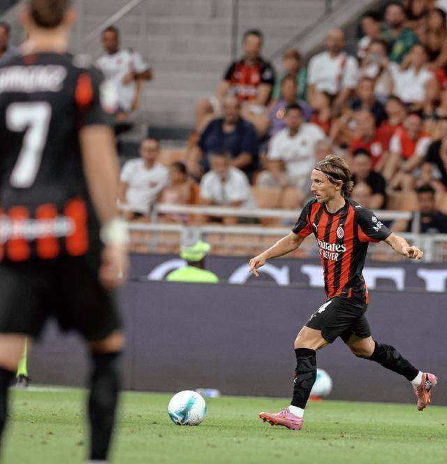 雷火电竞入驻-莱比锡战平AC米兰，莫德里奇补时绝平法甲