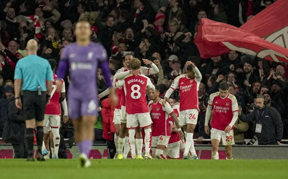 曼城击败强敌,稳固争冠地位的简单介绍 曼城击败强敌,稳固争冠地位的简单介绍