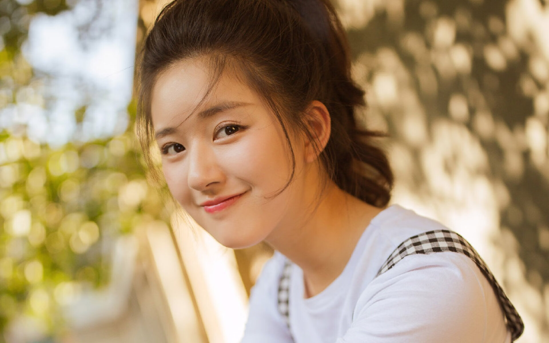 雷火电竞合作-新星闪耀与硬核胜利，奥斯梅恩爆发引领卡塔尔力克巴拉圭